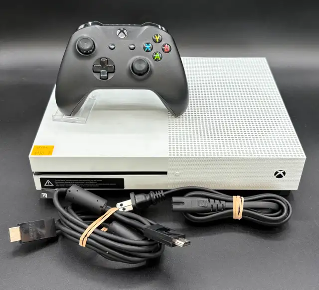 Xbox One S Console - Complete with Wireless Controller and Wires