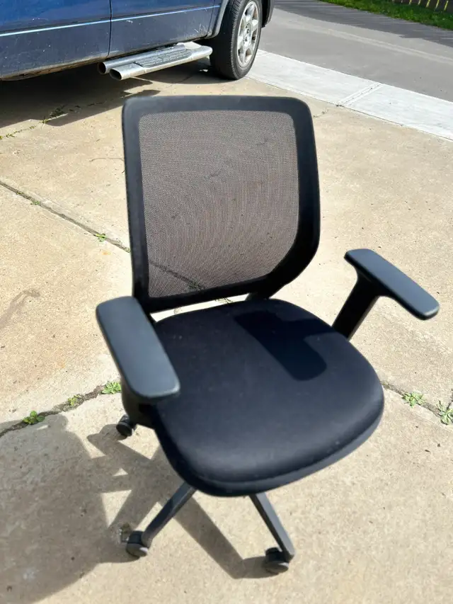 ONE STILL DECENT OFFICE MESH CHAIR