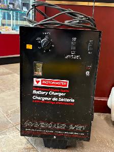 Motomaster 40/2/200 amp Car Battery Charger (Model: 11-1557-4 )