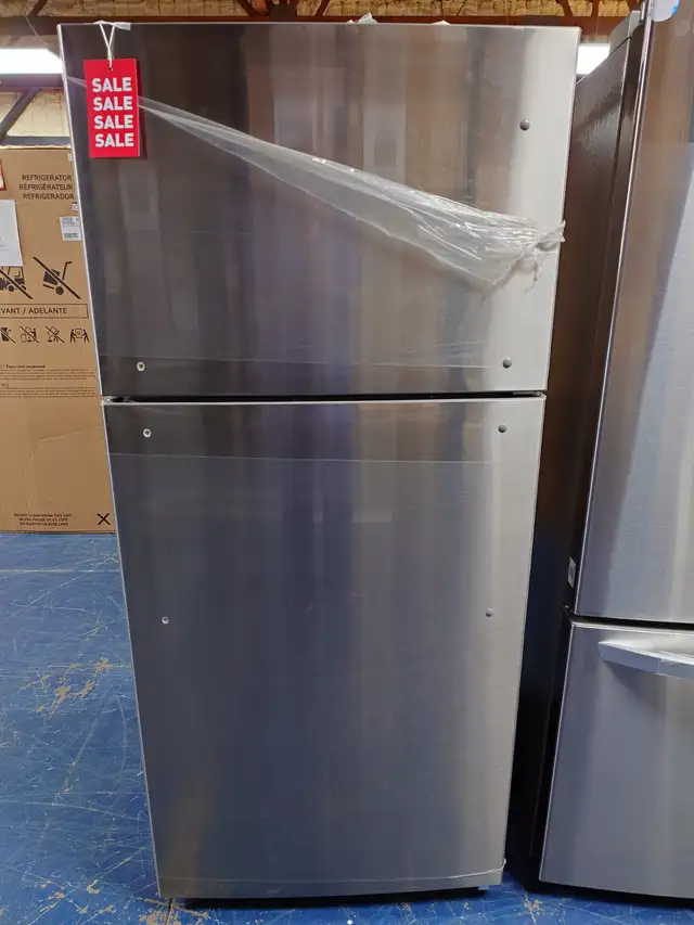 Moffat '30' Stainless Steel Top Freezer Fridge on Sale‼️