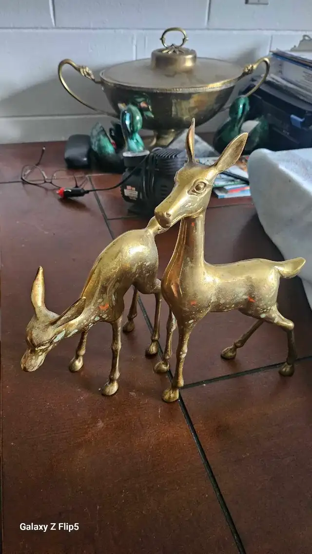 Bébé Chevreuils en brass/laiton