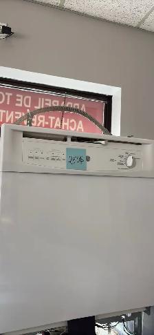 LAVE-VAISSELLE BLANC GE IMPECCABLE À 249$