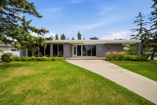 FOR SALE: Timeless 5 Bedroom Bungalow Design in Silver Heights