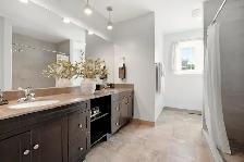 FOR SALE: Timeless 5 Bedroom Bungalow Design in Silver Heights - Photo 9