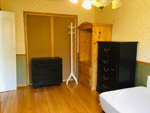 A bedroom for rent @Warden/Finch