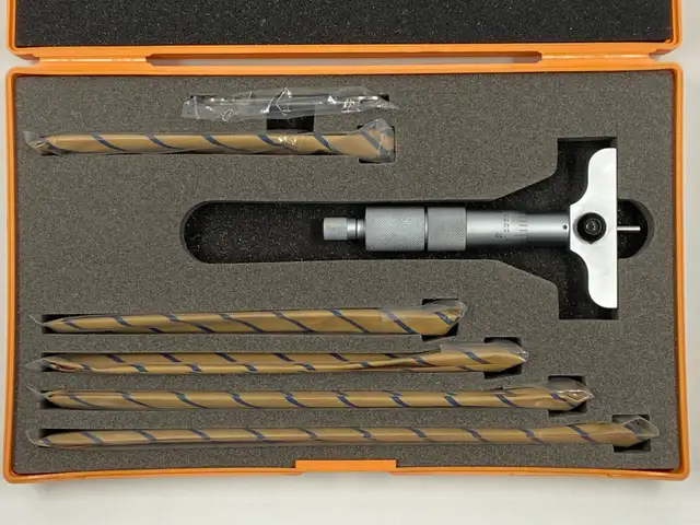 New Mitutoyo 0-6' Depth Micrometer 129-128, 2.5' Base 0.001' Res