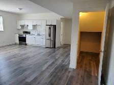 1355 Kinross Pl-basement suite - Photo 4