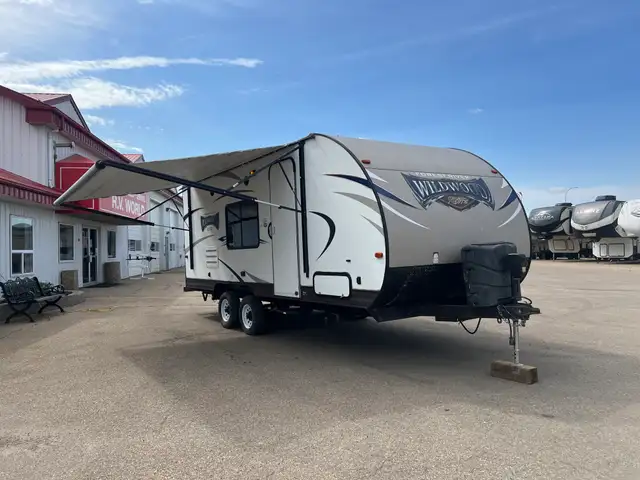 2016 Forest River Wildwood 201BHXL, BUNKS, MURPHY BED