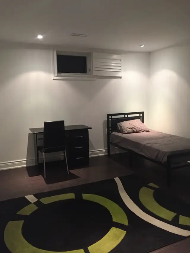 FULLY FURNISHED ROOM FOR RENT - basement (UTSC/Centennial scarb)