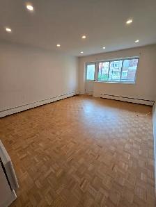 4 1/2 (Rénové) Cote Des Neiges- PRET DE TOUT! - Photo 2