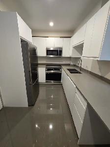 4 1/2 (Rénové) Cote Des Neiges- PRET DE TOUT! - Photo 3