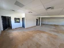 Huge 2440 sqft Customizable Office/Commercial Space for Rent - Photo 7