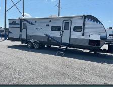 2022 Coachmen Catalina Legacy Edition 323BHDSCK – $42,900 OBO - Photo 6