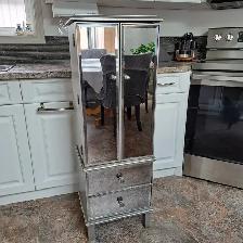 Jewelry Cabinet - CLASSY !