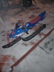 GT Snowracer Sled Captain America