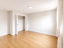 A LARGE TOWNHOUSE IN ST-HUBERT IS NOW FOR RENT! - Photo 14