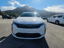 2027 Chrysler Pacifica Limited - Photo 2
