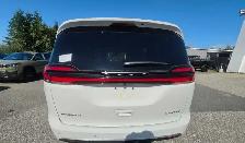 2027 Chrysler Pacifica Limited - Photo 5
