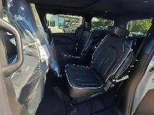 2027 Chrysler Pacifica Limited - Photo 8