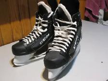 CCM Hockey Skates, Size 10. Like New - Photo 2