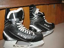CCM Hockey Skates, Size 10. Like New - Photo 6