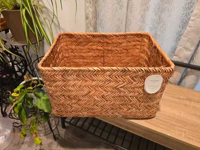 WICKER BASKET ( LARGE WICKER BASKET)