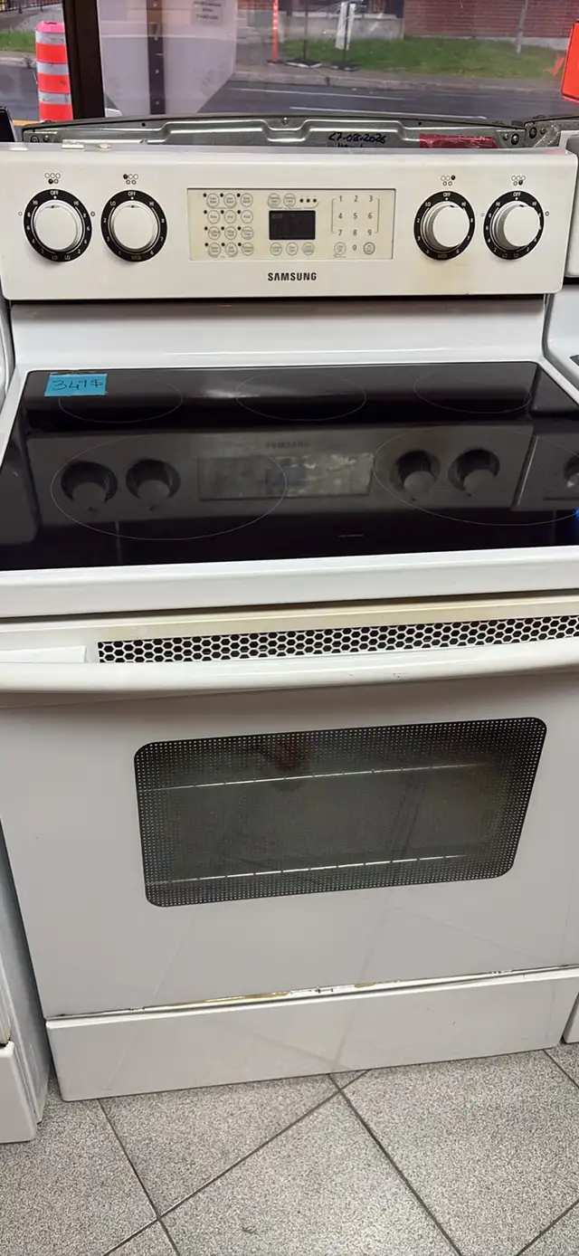 CUISINIÈRE SAMSUNG  VITRO À CONVECTION – 349$