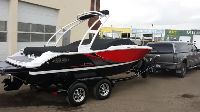 Four Winns 2016 20’ Powerboat H200 SS Bow rider CW Many extras