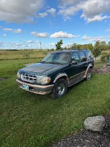 Ford Explorer Eddie Bauer edition - Photo 2
