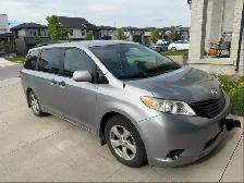 2011 Toyota Sienna – Excellent Condition - Photo 2