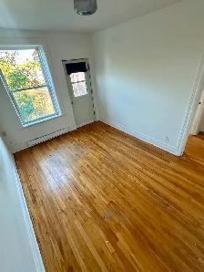 6½ de 1 100 pi² à 200 m du métro Frontenac —plafonds de 11 pieds - Photo 5