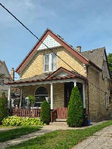 Beautiful 1 BDRM Main Floor Apartment (Central Ave)