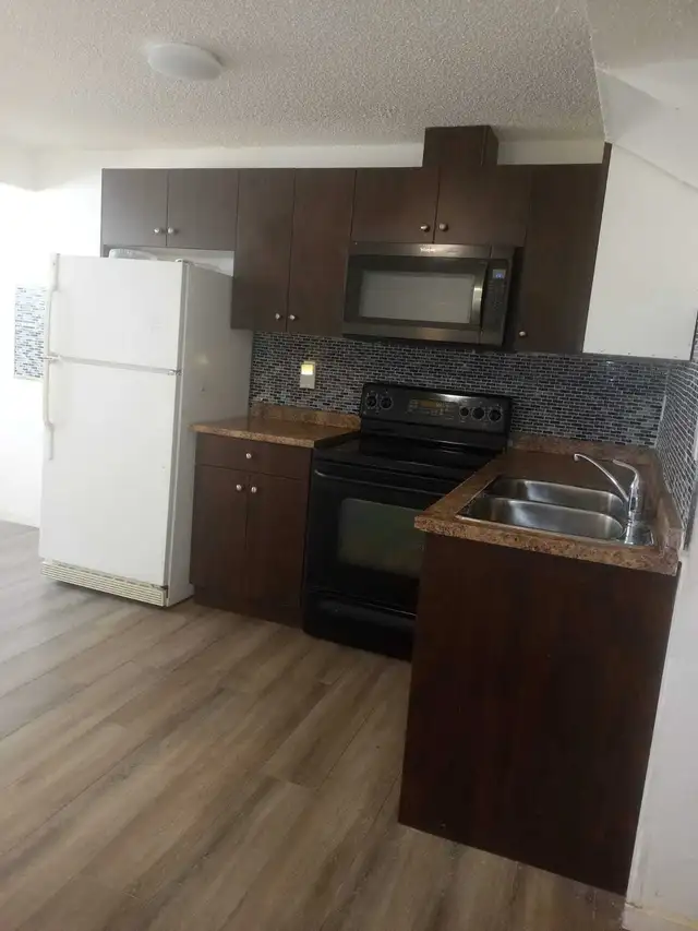 BASEMENT FOR RENT FOR GIRLS OR FAMILY ONLY AT LAUREL CROSSING