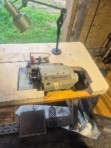 Industrial sewing equipment - Photo 4