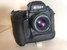 Nikon F5 w / 50mm f1.8 AF Lens