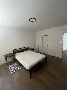 IMMEDIAT AVAIL 3 1/2 metro SnowdonHOT WATER & HEATING INCLUDED - Photo 2