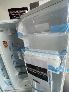 NEW 33" Whirlpool Side By Side Fridge (22 Cu.Ft) - Photo 8