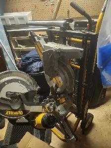 FIRST REASONABLE OFFER TAKES I Dewalt Dsw780rst 12'miter saw. - Photo 2