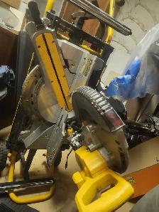 FIRST REASONABLE OFFER TAKES I Dewalt Dsw780rst 12'miter saw. - Photo 6