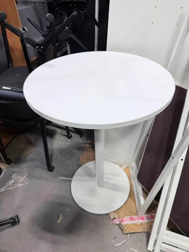 Teknion Bar Table | Excellent Condition | Call us now!