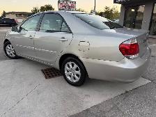 2005 Toyota Camry LE 4dr Sdn LE V6 Auto - Photo 3
