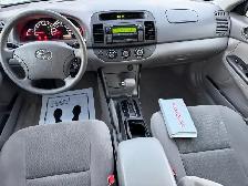 2005 Toyota Camry LE 4dr Sdn LE V6 Auto - Photo 17