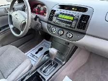 2005 Toyota Camry LE 4dr Sdn LE V6 Auto - Photo 19