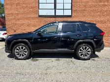 2022 Toyota RAV4 XLE AWD - Photo 3