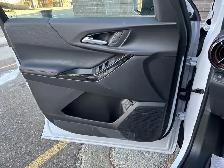 2027 Chevrolet Equinox AWD RS - Photo 8