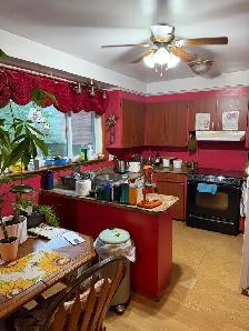 Furnished Bedroom For Rent! - Photo 4