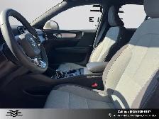 2023 Volvo XC40 B5 AWD CORE - Blind Spot Monitor - Reverse Camer - Photo 16