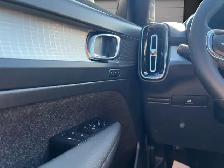 2023 Volvo XC40 B5 AWD CORE - Blind Spot Monitor - Reverse Camer - Photo 37