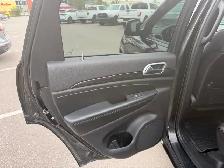 2020 Jeep Grand Cherokee ALTITUDE 4X4 LEATHER PAN/ROOF NAV B/SPO - Photo 21