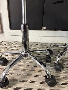 Rolling small garage/detailing stools $40 - Photo 2